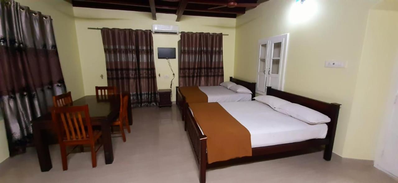 Palm Rivera Kochi Exterior foto